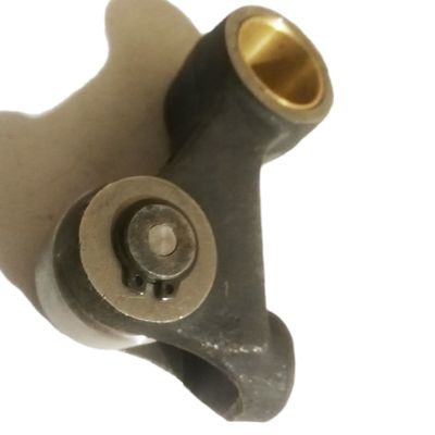 표준 부품 12v 디젤 엔진 예비 부품  casting roller ang arm assembly