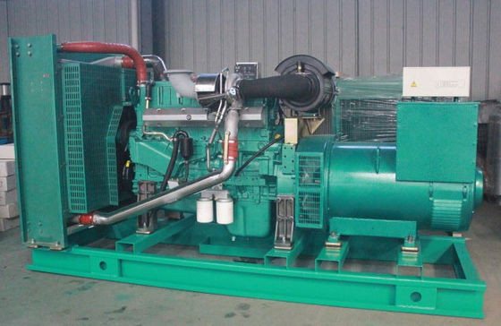 100kW 디젤 발전기 세트 브러쉬 없는 수냉 젠셋 기본 연료 탱크 Y100
